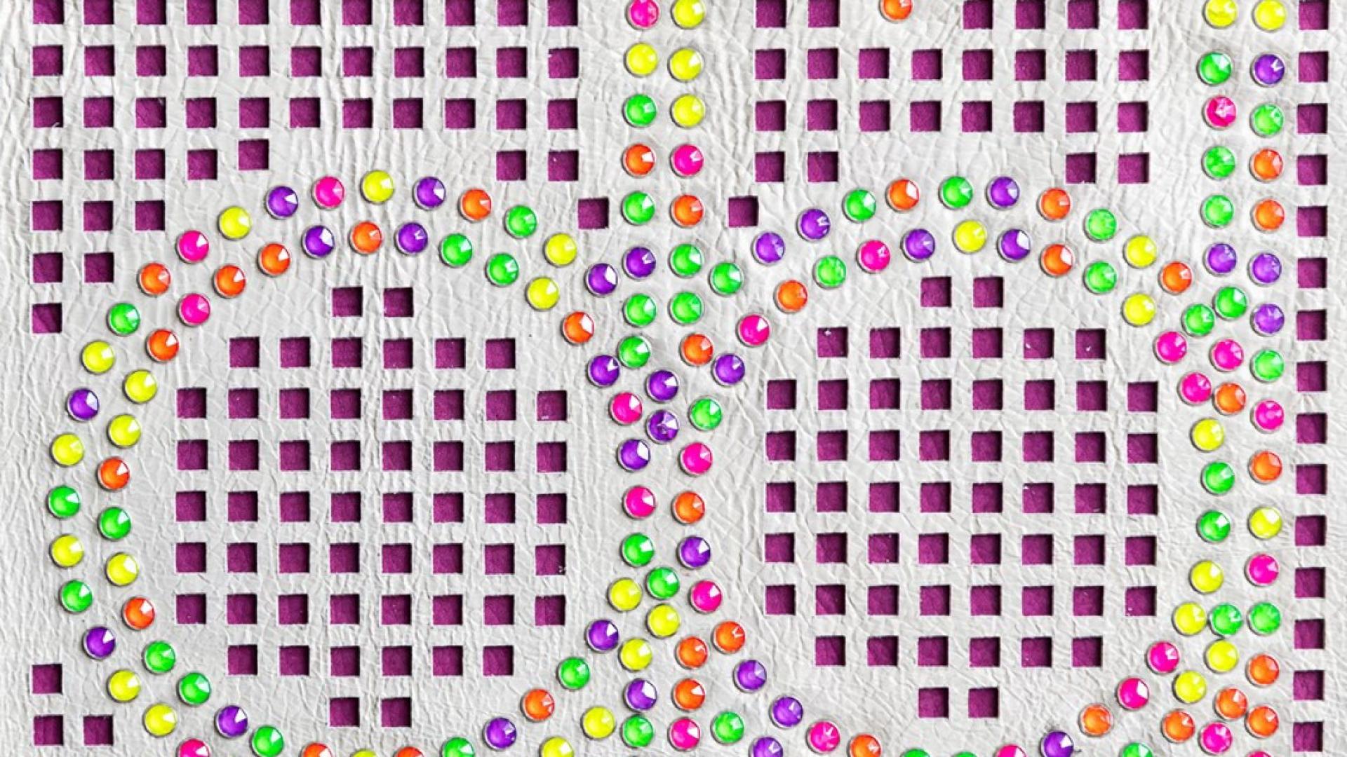 Pelle forata con Termoadesivi